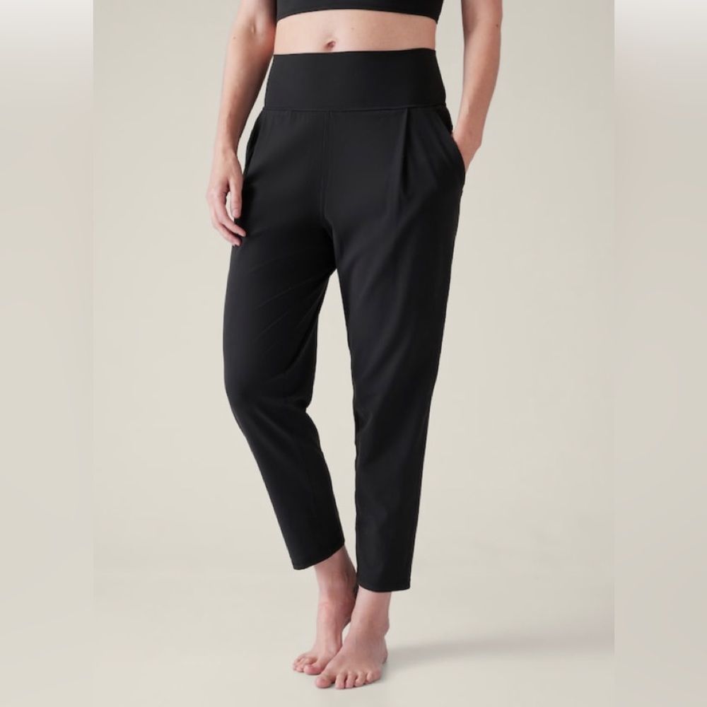NWT Athleta Elation pant.  Large Black